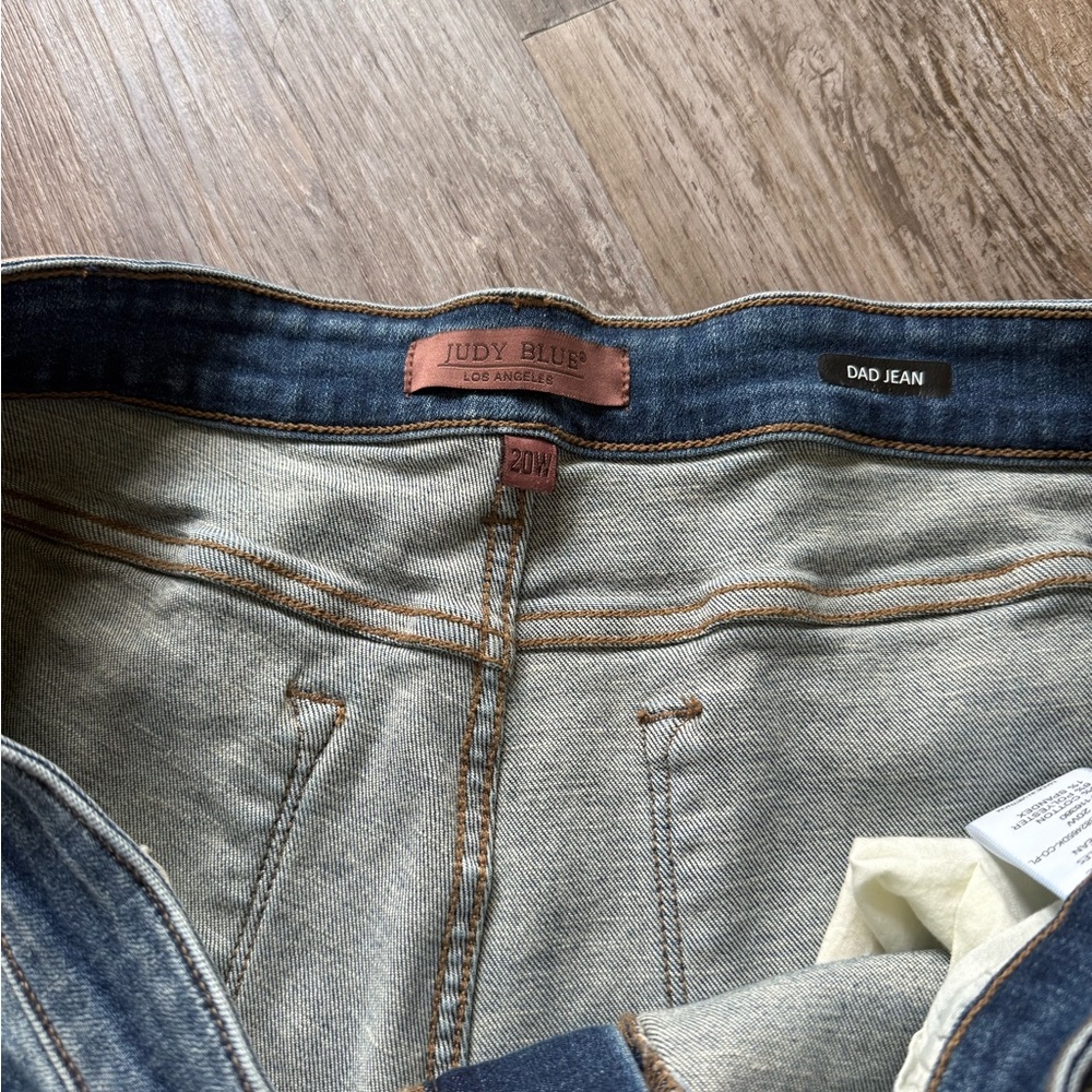Judy Blue Denim Dad Jeans - Picture 2 of 3